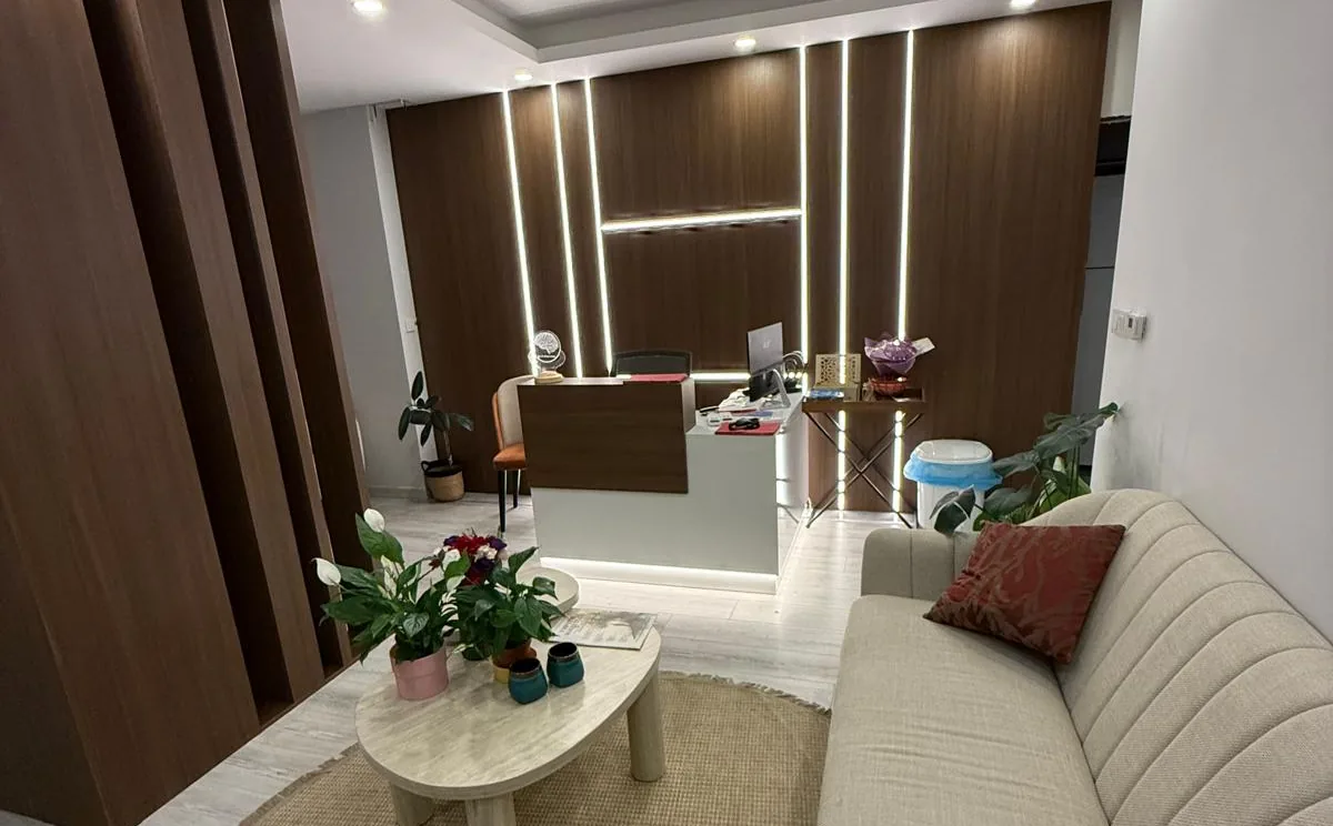 Merkezimizin resepsiyon ve bekleme alanı